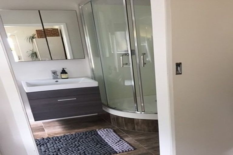 Photo of property in 37 Stapleford Crescent, Browns Bay, Auckland, 0630