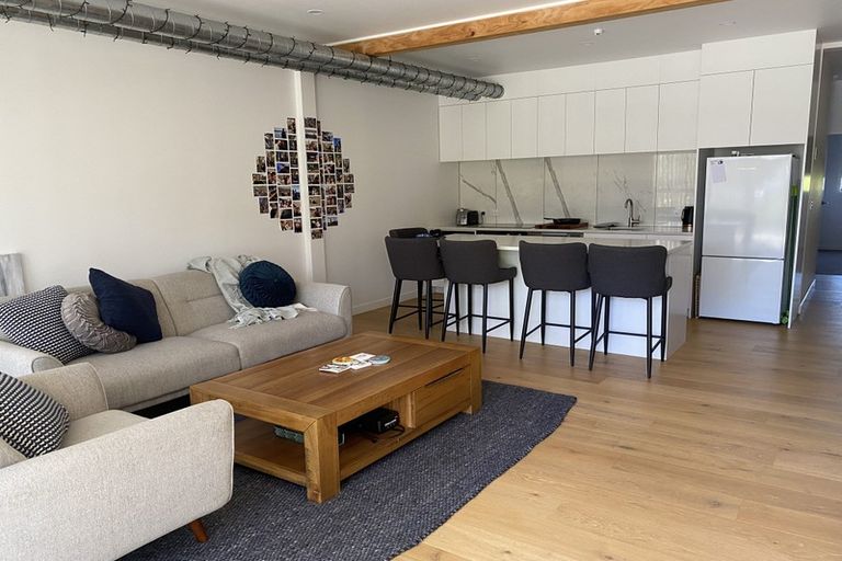 Photo of property in 4/165 Hobsonville Point Road, Hobsonville, Auckland, 0616