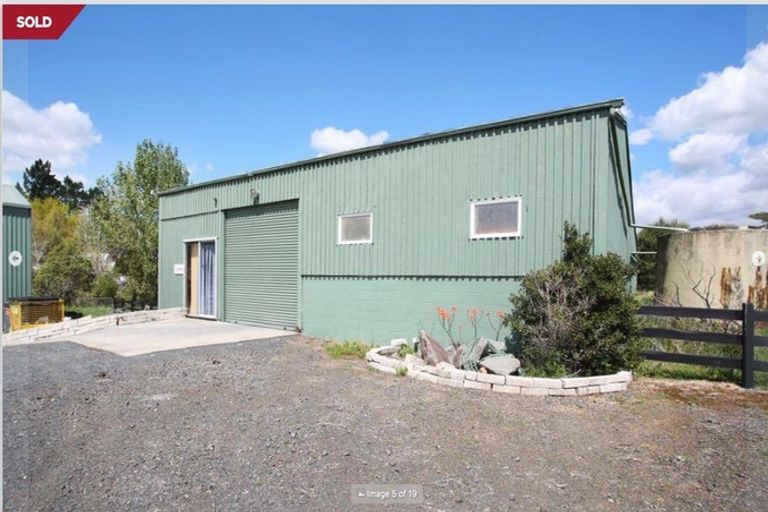 Photo of property in 580 Burtt Road, Runciman, Drury, 2578