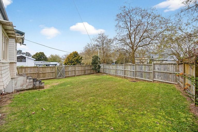 Photo of property in 1/5 Seabrook Avenue, New Lynn, Auckland, 0600