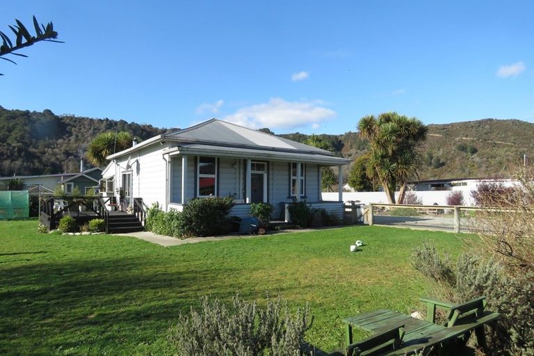 Photo of property in 51 Dick Street, Reefton, 7830