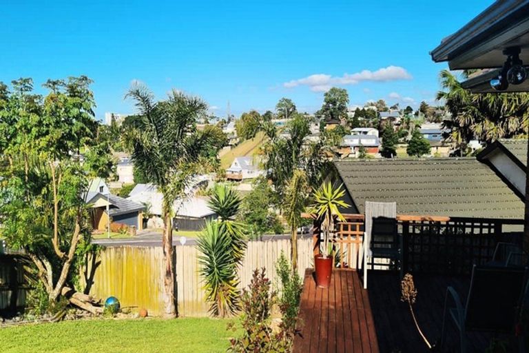 Photo of property in 96 Kamara Road, Glen Eden, Auckland, 0602