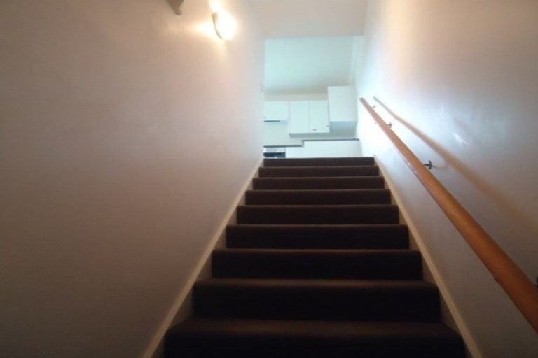 Photo of property in 2/57 Simla Crescent, Khandallah, Wellington, 6035