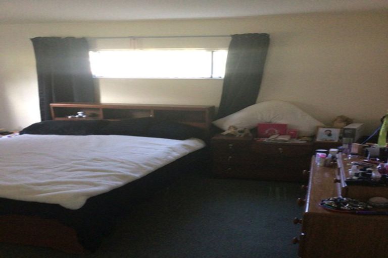 Photo of property in 1-2/6a Pohutukawa Street, Woburn, Lower Hutt, 5010