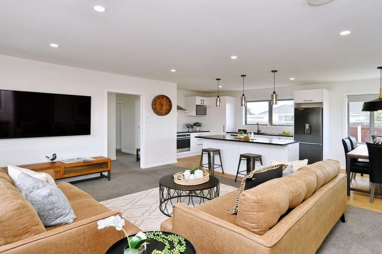 Photo of property in 25 Dunstan Crescent, Hornby, Christchurch, 8042