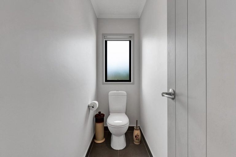 Photo of property in 3 Larlin Heights, Hawera, 4675