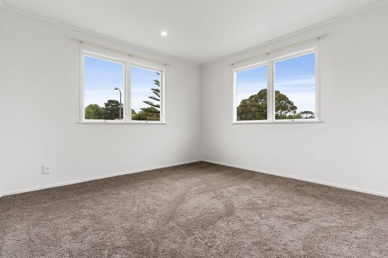 Photo of property in 19 Minaret Drive, Bucklands Beach, Auckland, 2014