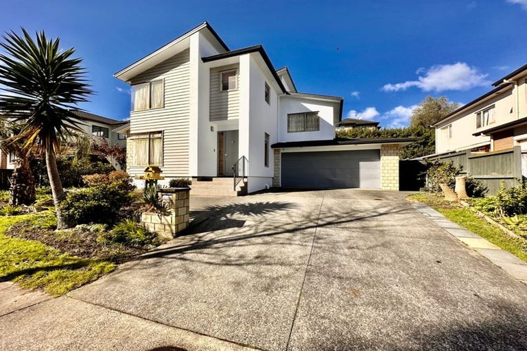 Photo of property in 23 Packspur Drive, Flat Bush, Auckland, 2016
