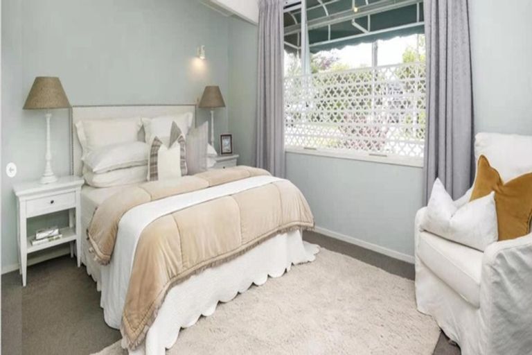 Photo of property in 145 Bleakhouse Road, Mellons Bay, Auckland, 2014