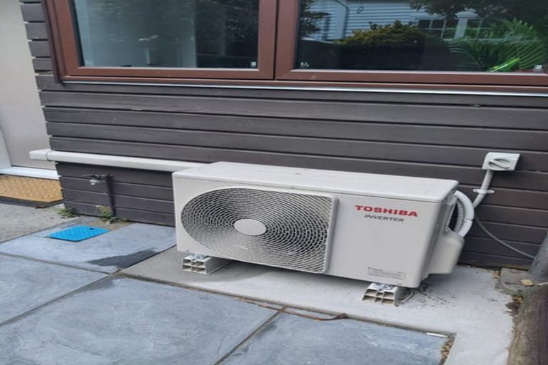 Photo of property in 2/249 Muritai Road, Eastbourne, Lower Hutt, 5013