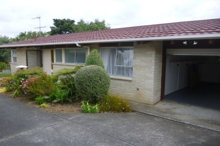 Photo of property in 2/8 Belmere Rise, Farm Cove, Auckland, 2012