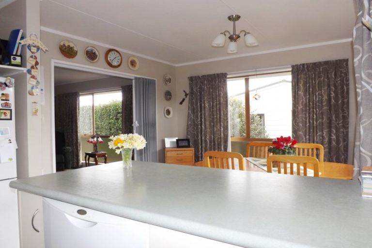 Photo of property in 10 Te Kama Street, Levin, 5510