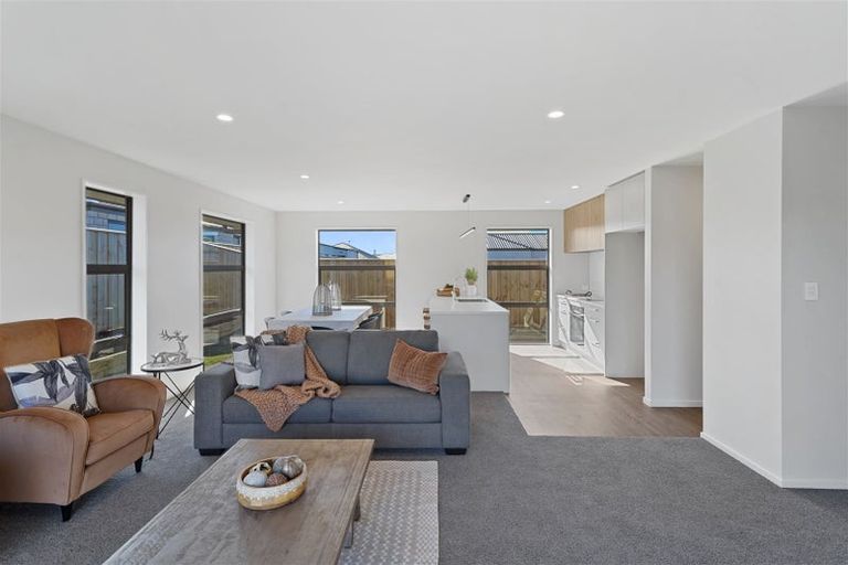 Photo of property in 16 Crosado Place, Rolleston, 7614