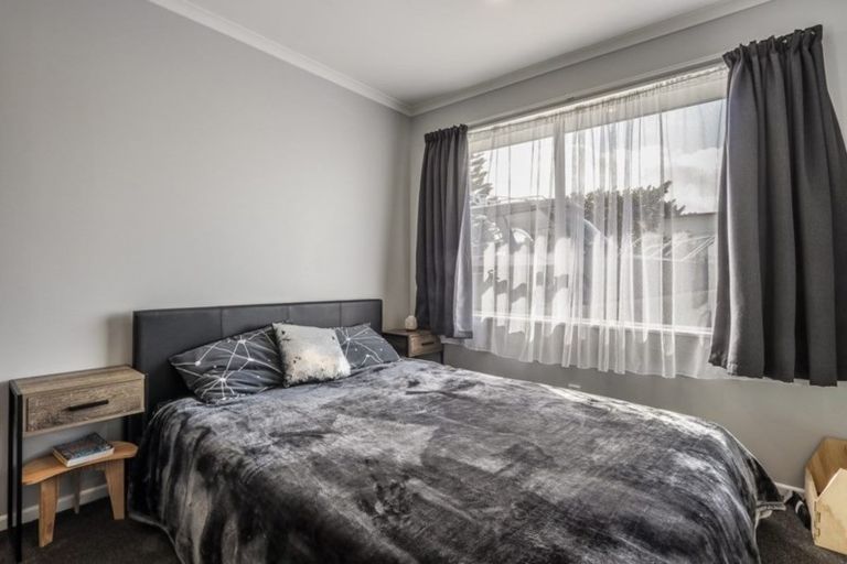 Photo of property in 5 Walton Road, Paraparaumu Beach, Paraparaumu, 5032