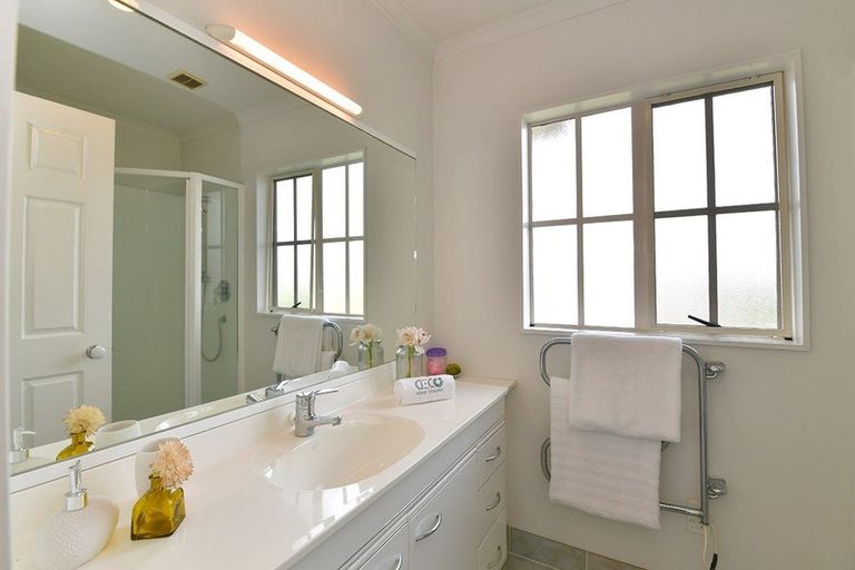 Photo of property in 56 Spencer Road, Pinehill, Auckland, 0632