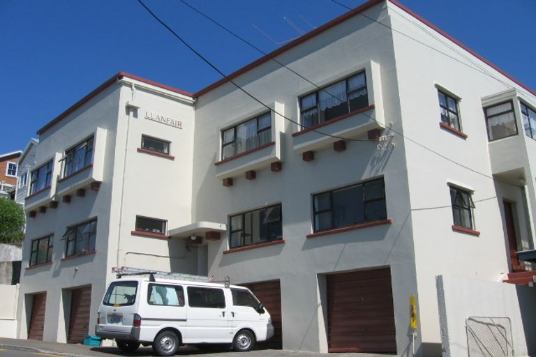 Photo of property in 2/10 Ohiro Road, Aro Valley, Wellington, 6021