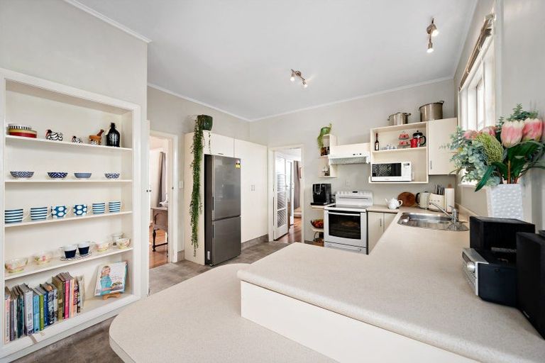 Photo of property in 35 Upper Bourke Street, Kilbirnie, Wellington, 6022