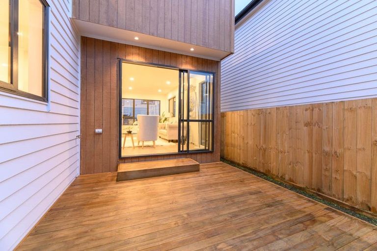 Photo of property in 24d Nikau Street, New Lynn, Auckland, 0600