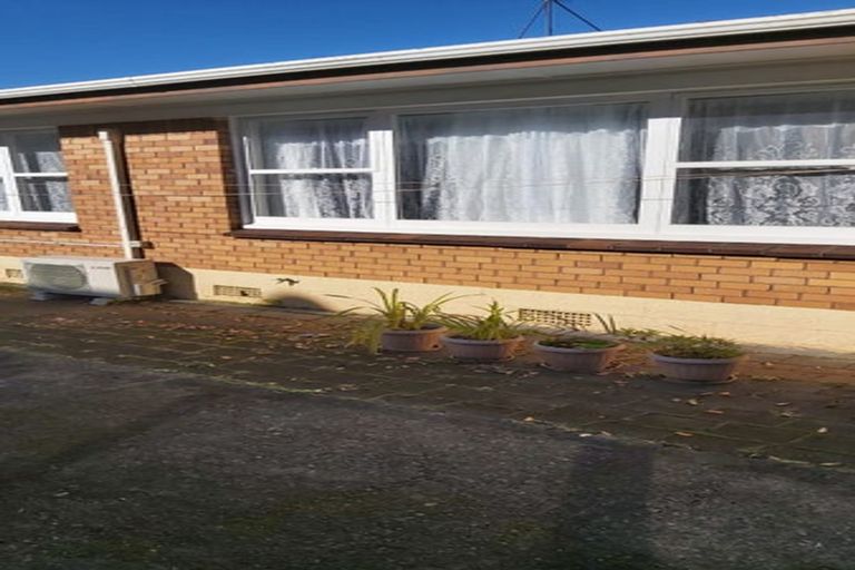 Photo of property in 2/32 Wallace Road, Papatoetoe, Auckland, 2025