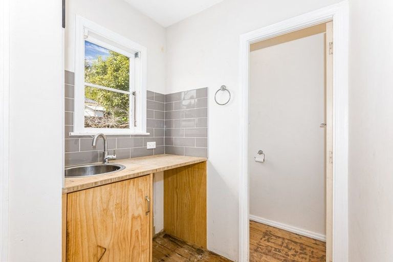 Photo of property in 21 Peel Place, Wainuiomata, Lower Hutt, 5014