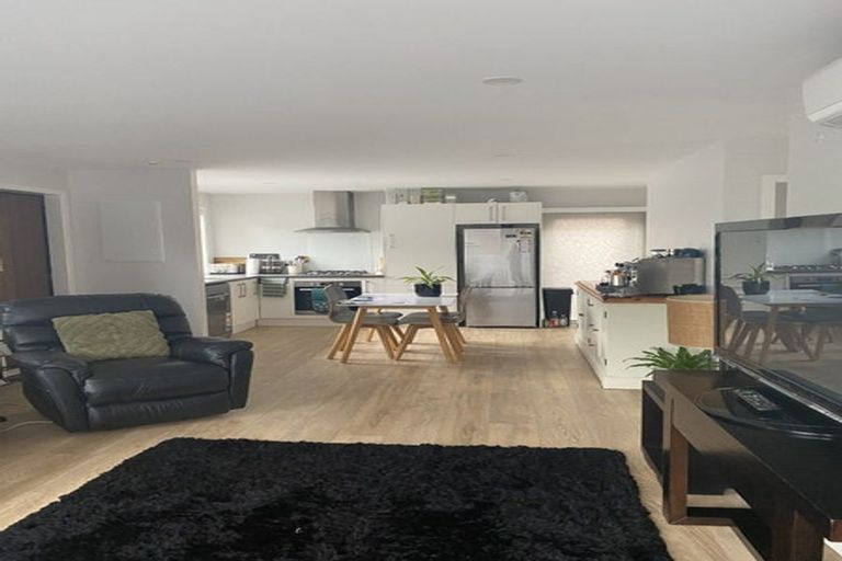 Photo of property in 6a Huia Street, Tawa, Wellington, 5028