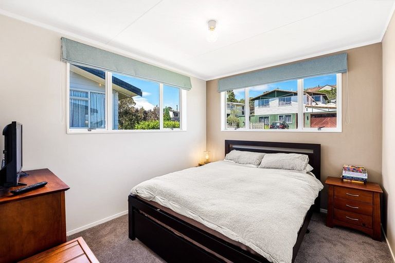 Photo of property in 18 Greenwich Grove, Stokes Valley, Lower Hutt, 5019