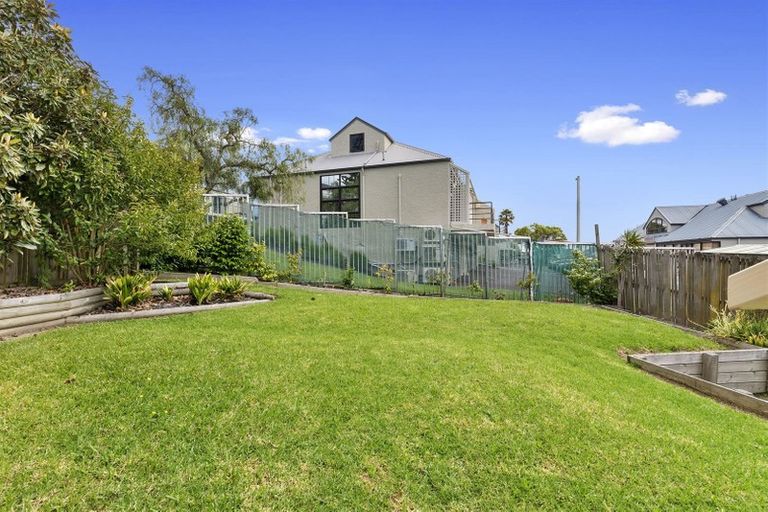 Photo of property in 7 Mercury Lane, Windsor Park, Auckland, 0632