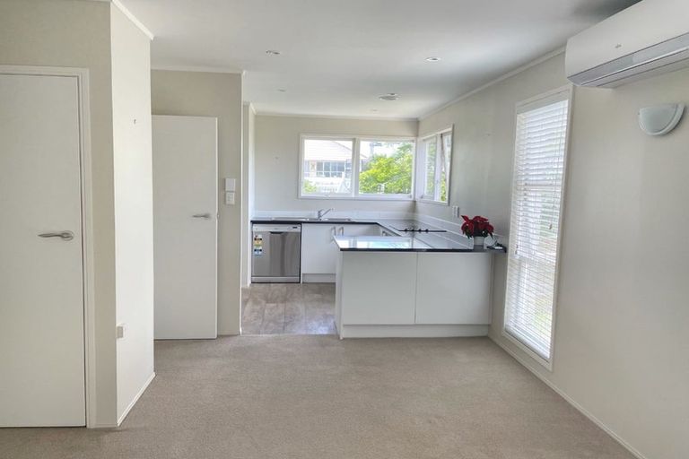 Photo of property in 2/2 Pine Terrace, Howick, Auckland, 2014