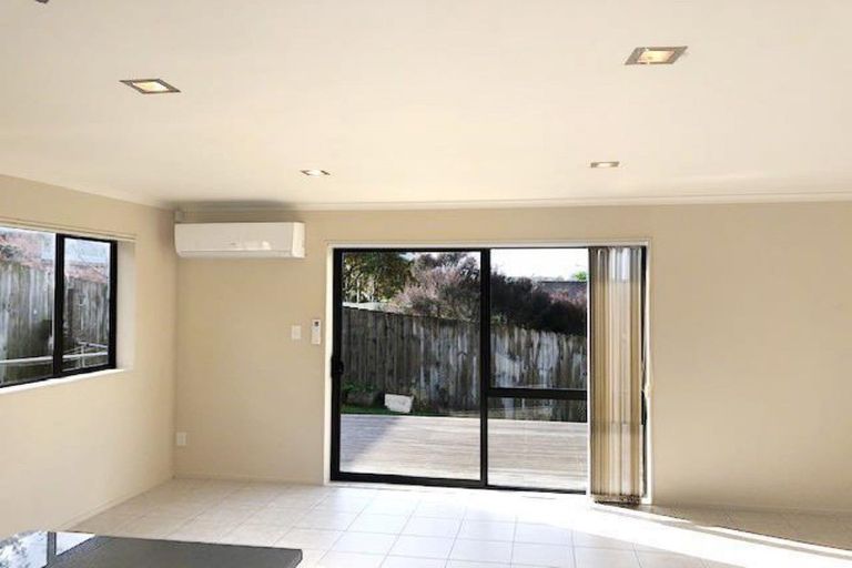 Photo of property in 9 Travis View Drive, Fairview Heights, Auckland, 0632