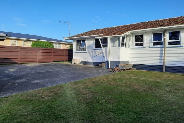 Photo of property in 46 Ramanui Avenue, Hawera, 4610