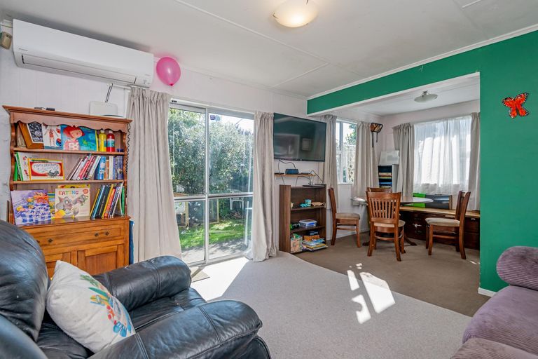 Photo of property in 118a Featherston Street, Palmerston North, 4410