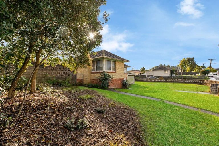 Photo of property in 2 Browning Street, Manurewa East, Auckland, 2102