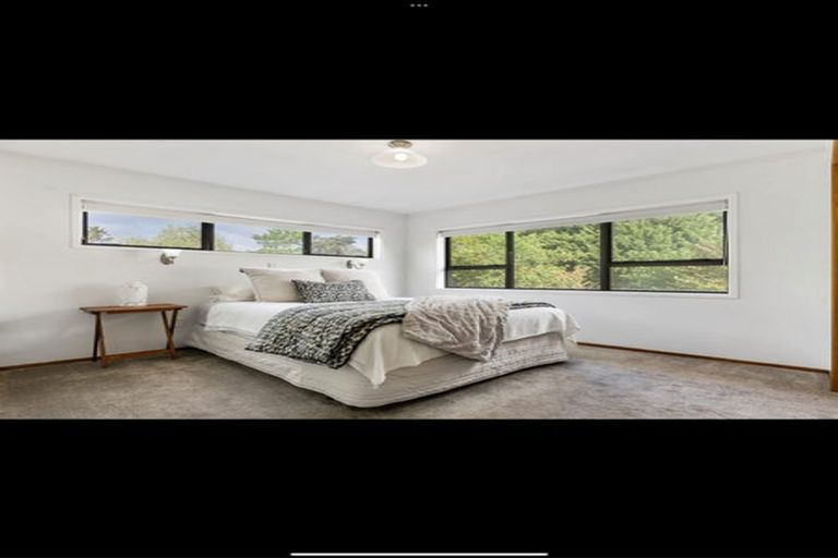 Photo of property in 4200 Great North Road, Glendene, Auckland, 0602