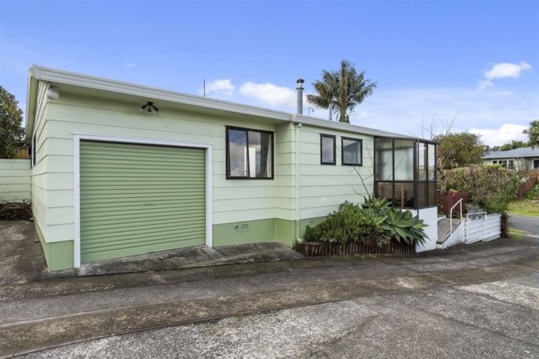Photo of property in 11a Hilltop Road, Parkvale, Tauranga, 3112