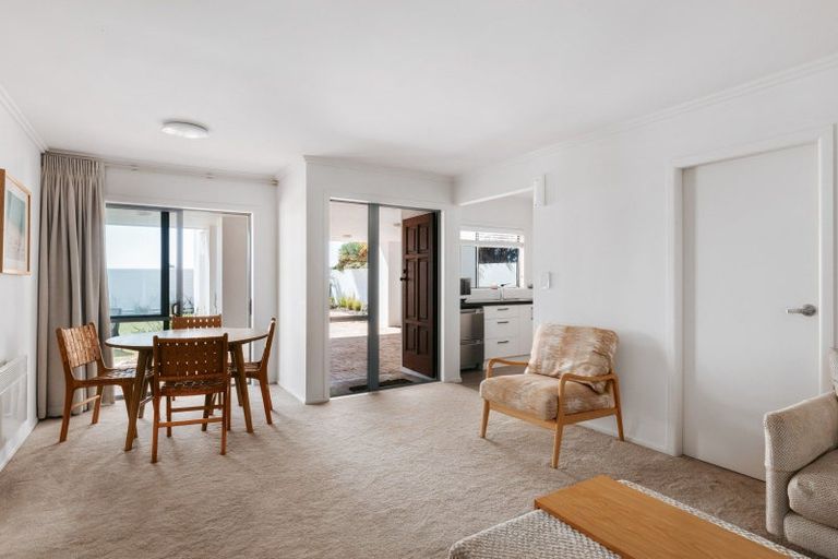 Photo of property in 94 Marine Parade, Mount Maunganui, 3116