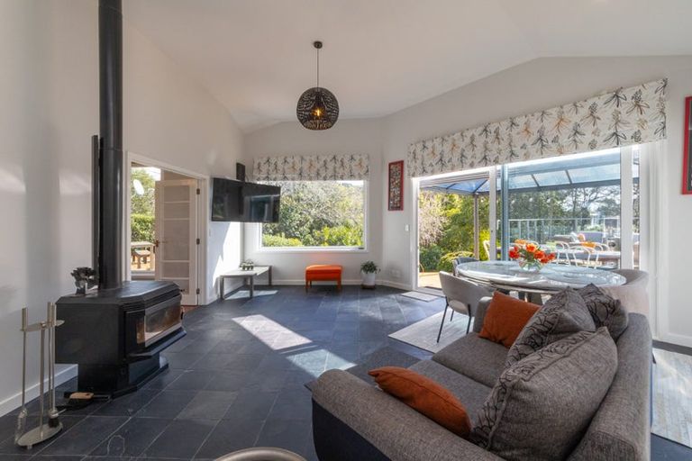 Photo of property in 6 Polson Hill Drive, Aokautere, Palmerston North, 4471