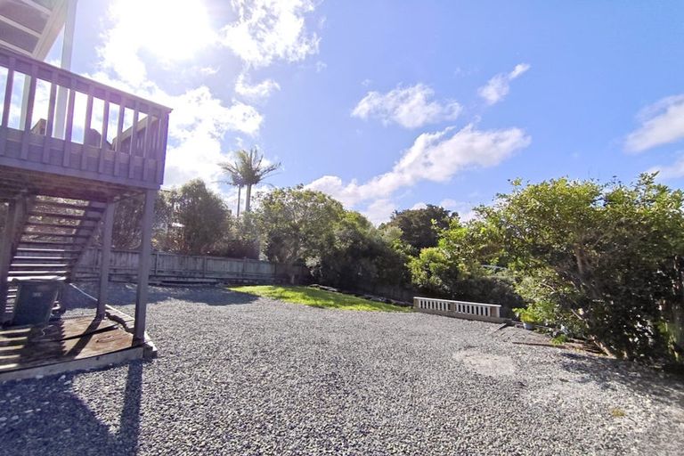 Photo of property in 20 Pupuke Road, Hillcrest, Auckland, 0627