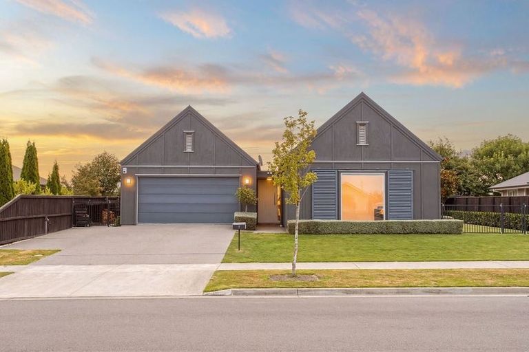 Photo of property in 7 Huntingdon Drive, Rangiora, 7400