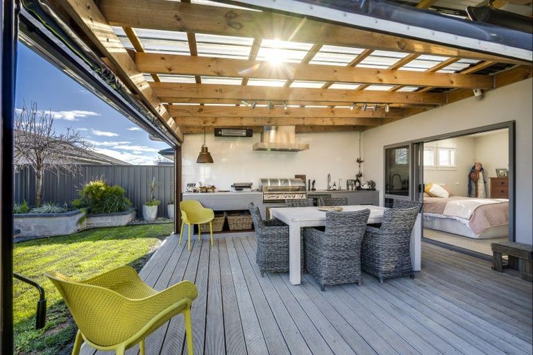 Photo of property in 2 Hurunui Drive, Te Awa, Napier, 4110