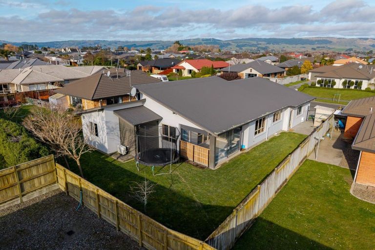 Photo of property in 19 Meridian Grove, Kelvin Grove, Palmerston North, 4414