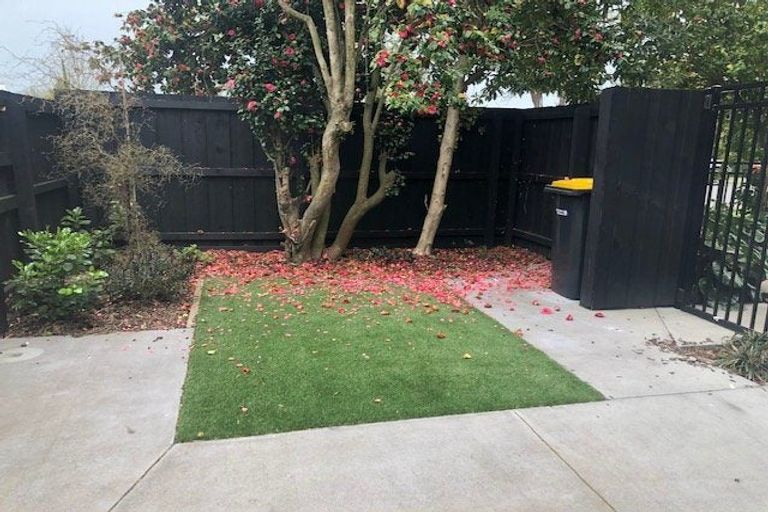 Photo of property in 6/27 Gracefield Avenue, Christchurch Central, Christchurch, 8013