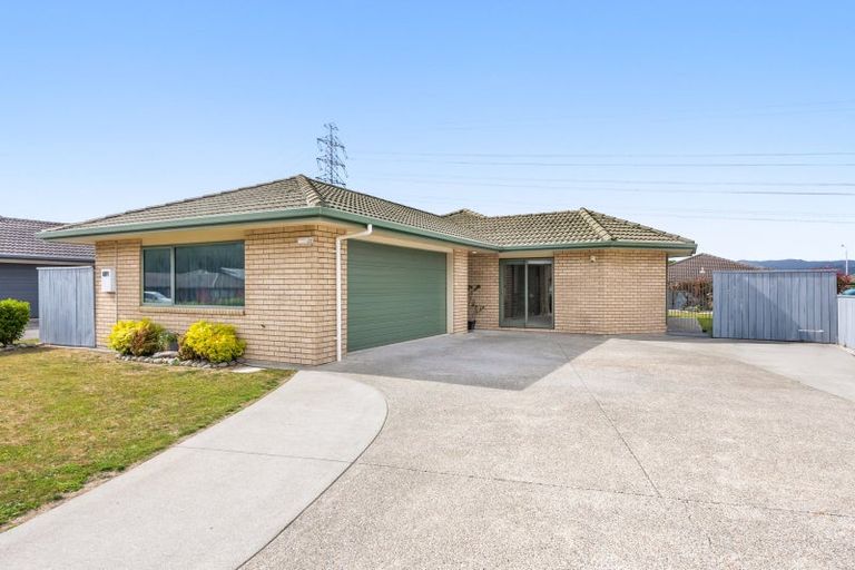 Photo of property in 12 Percy Kinsman Crescent, Riverstone Terraces, Upper Hutt, 5018