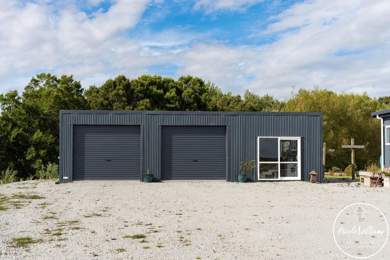 Photo of property in 275 Metcalfe Road, Matakohe, 0593