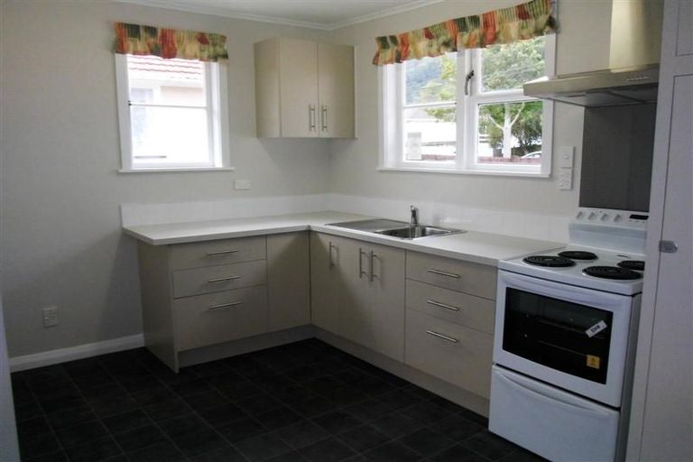 Photo of property in 1/53 Strand Crescent, Naenae, Lower Hutt, 5011