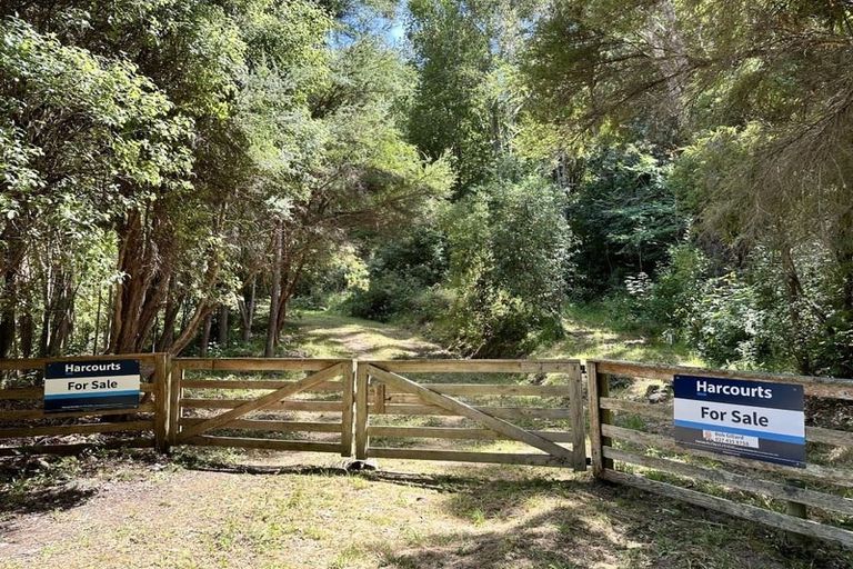 Photo of property in 13 Okuti Valley Road, Little River, 7591