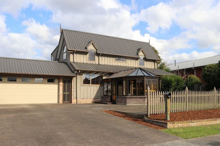 Photo of property in 92 Glen Lynne Avenue, Queenwood, Hamilton, 3210