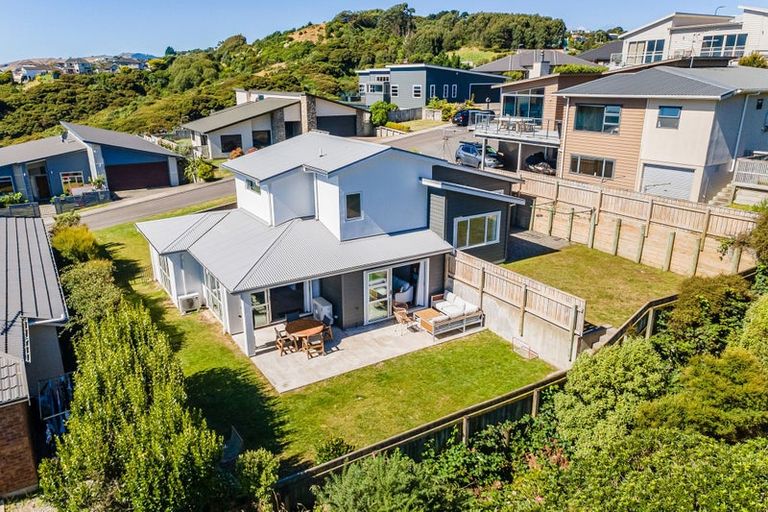 Photo of property in 31 Aspiring Terrace, Aotea, Porirua, 5024