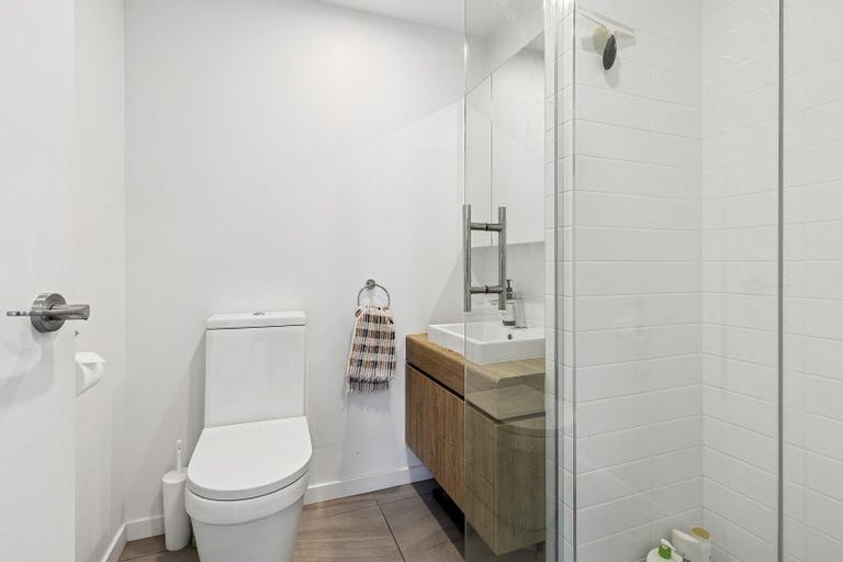 Photo of property in Pinnacle Apartments, E706/160 Victoria Street, Te Aro, Wellington, 6011