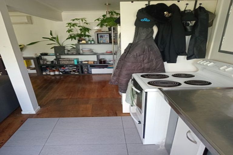 Photo of property in 2/24 Akatea Street, Berhampore, Wellington, 6023