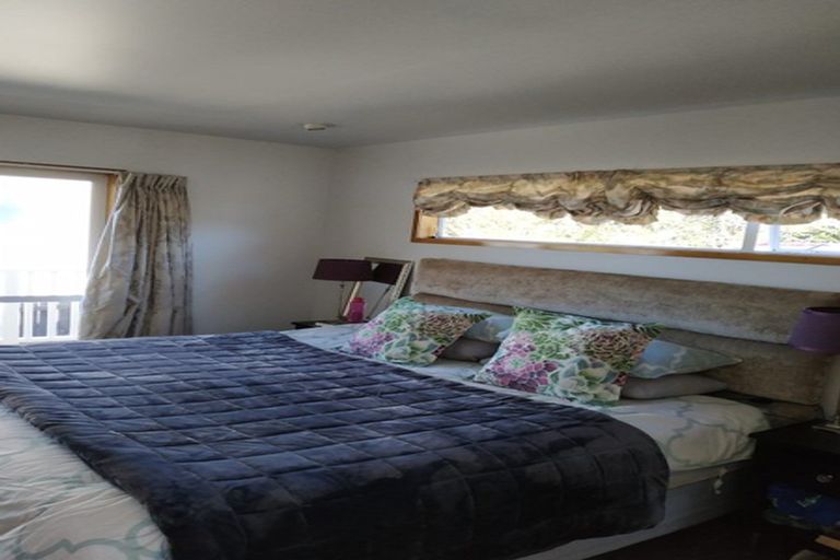 Photo of property in 12 Robin Lane, Browns Bay, Auckland, 0630